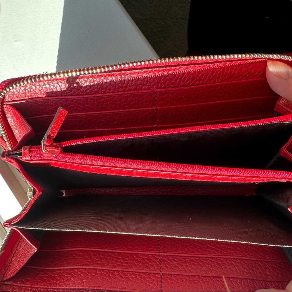 GUCCI Soho Leather Women's Red Long Zip Wallet 
100% authentic - Picture 8 of 9
